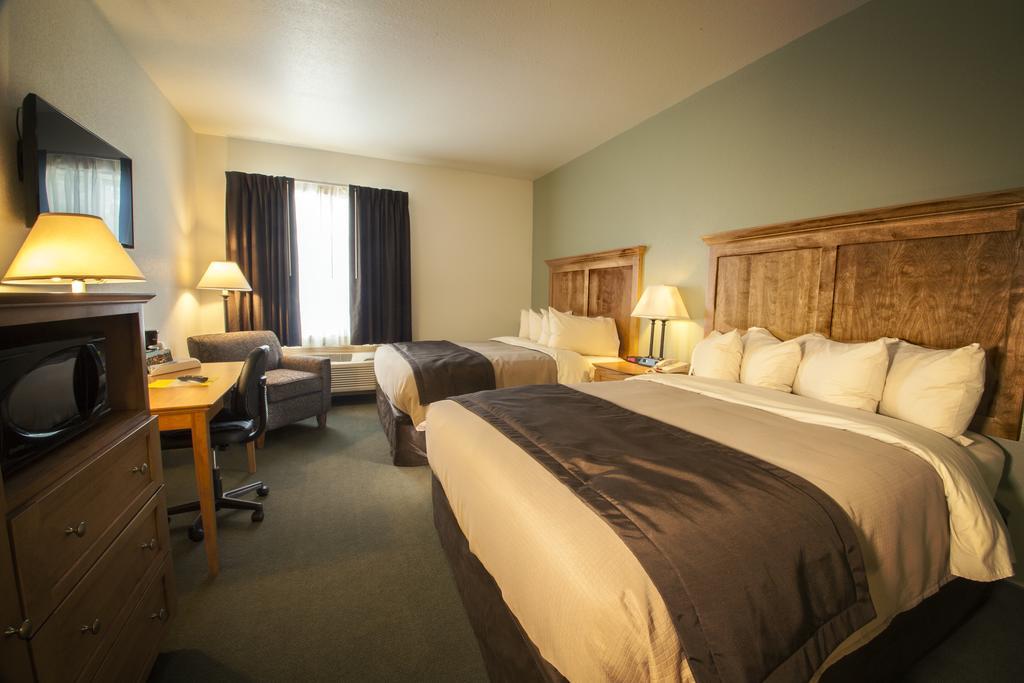 Junction Inn Suites & Conference Center Babbitt الغرفة الصورة